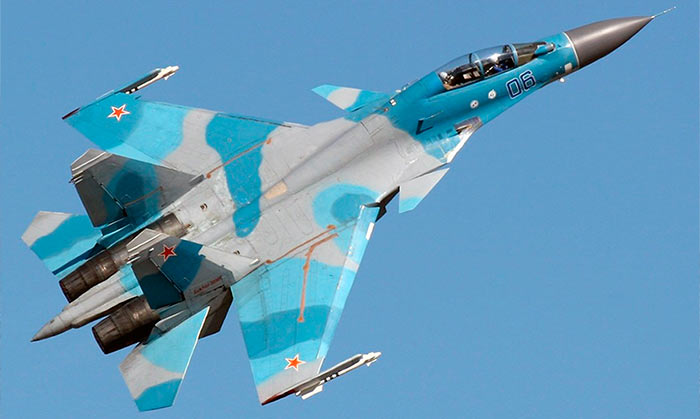 Многоцелевой истребитель-бомбардировщик Су-30