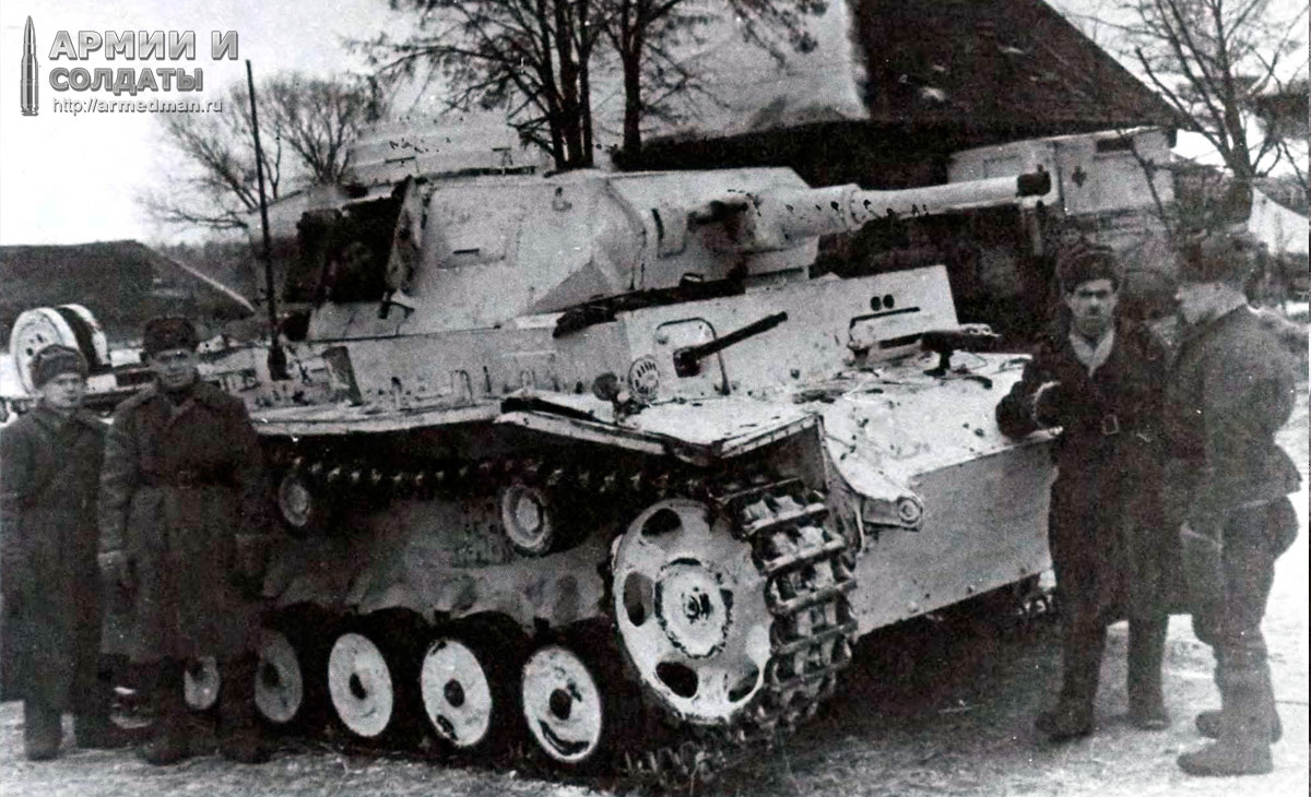 трофейный-Pz-III-введенный-в-строй-после-ремонта,-западный-фронт-1942
