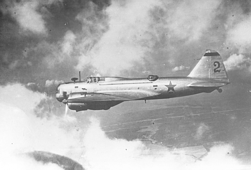 Советский дальний бомбардировщик ДБ-3Б