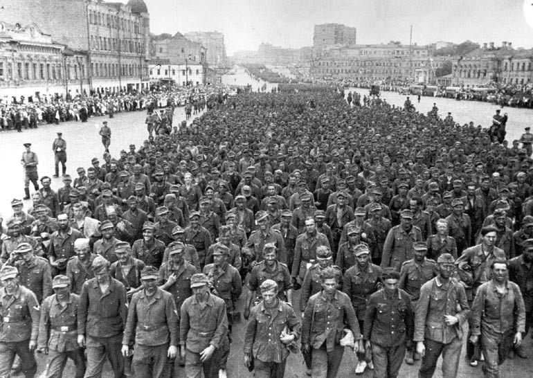 17 Июля 1944 года состоялся парад немецких военнопленных по Москве