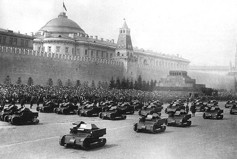 Танкетки-Т-27, парад на Красной площади