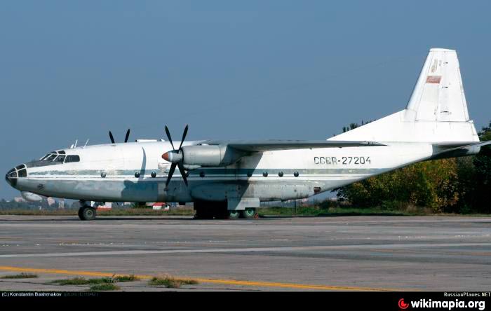 Военно-транспортный самолет Ан-8