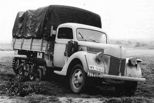 Полугусеничный грузовик "Maultier" от фирмы Форд