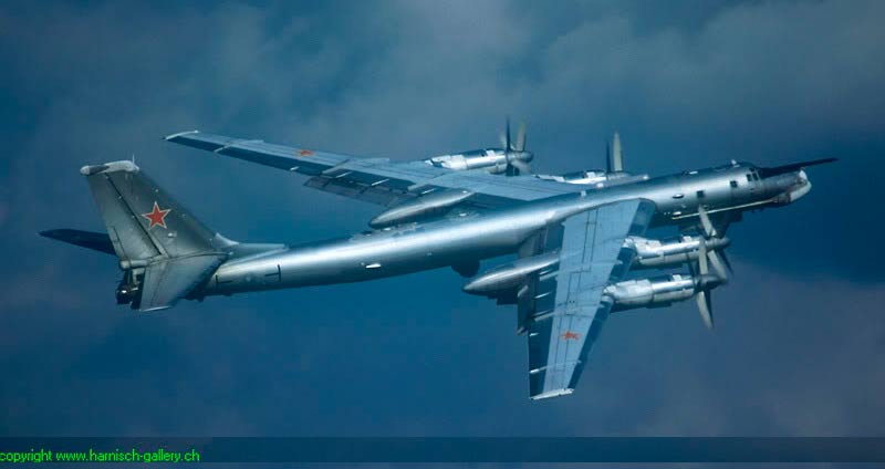 Стратегический бомбардировщик-ракетоносец Ту-95