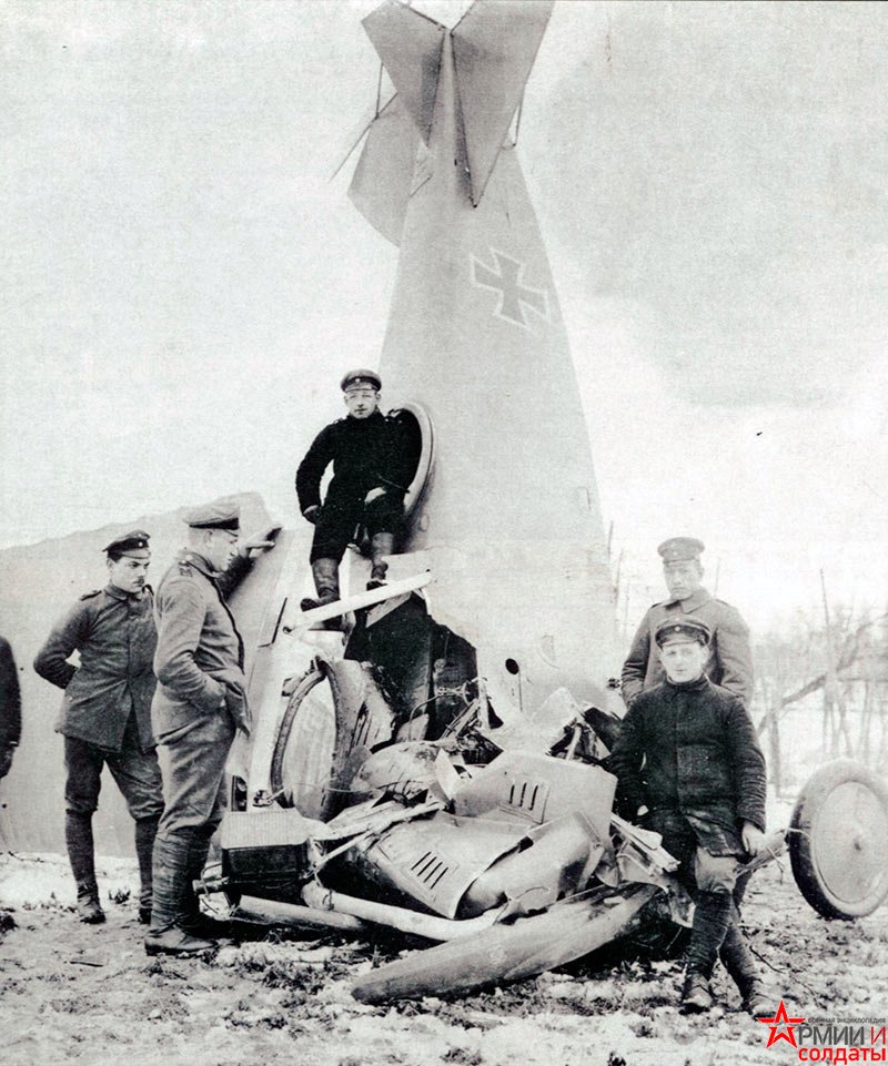 разбитый самолет первой мировой