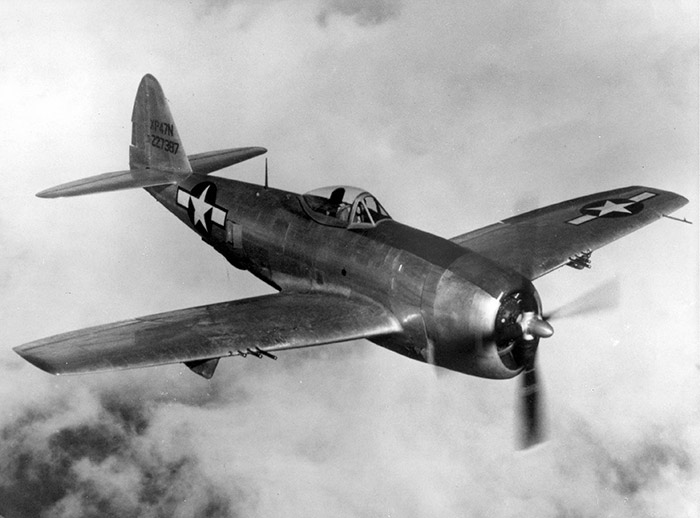 Американский истребитель второй мировой войны P-47 Тандерболт (Thunderbolt)