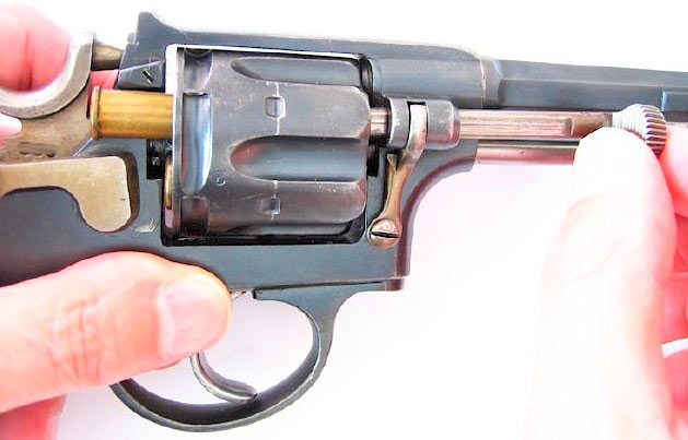 Револьвер Галан-Шмидт M1882, извлечение гильзы