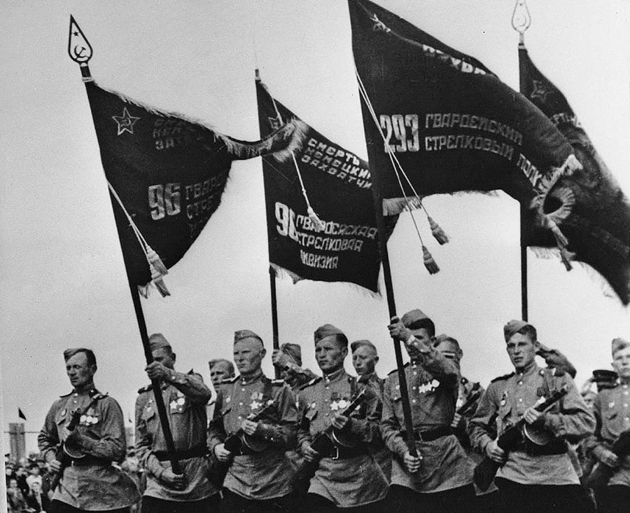 Парад Победы в Белоруссии. Май 1945 года.