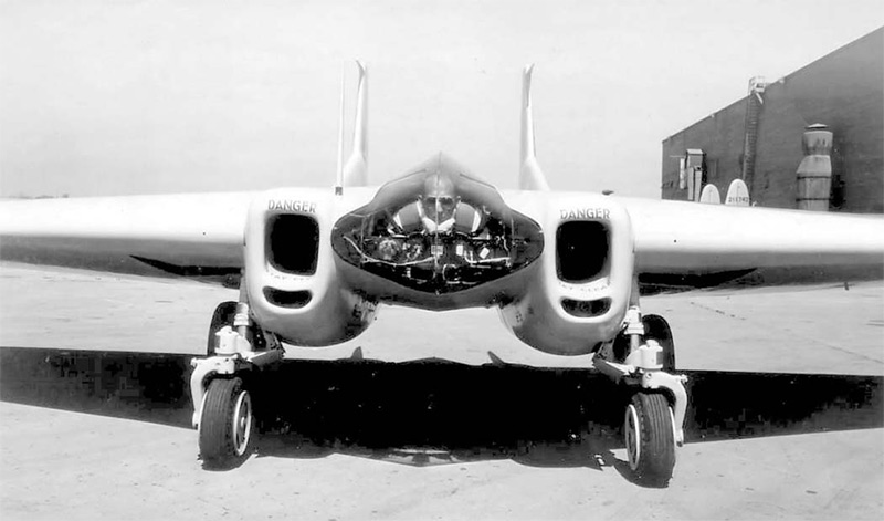Таранный истребитель XP-79 «Нортроп» - хорошо видно как располагается пилот в кабине истребителя