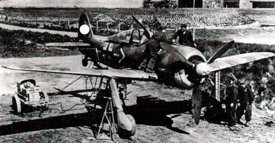 Пристрелка вооружения FW-190 в полевых условиях