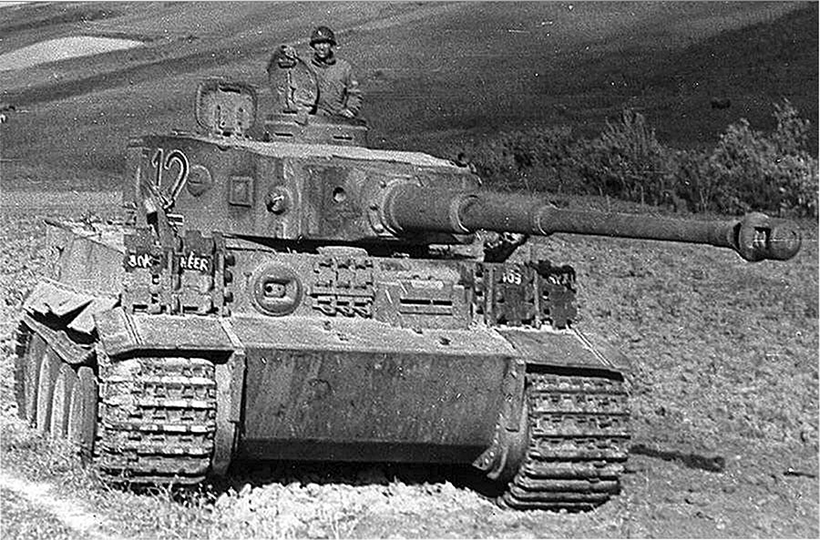 Тяжелый танк Pz VI «Тигр» захваченный американскими войсками в Тунисе.