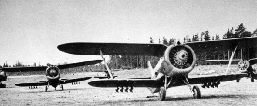 Истребитель И-153 «Чайка» с ракетами РС-82