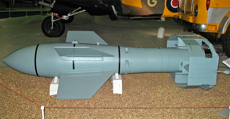 Бомба FX1400 («Фриц») сброшенная с высоты 4-5 км к моменту столкновения с вражеским кораблем достигала сверхзвуковой скорости