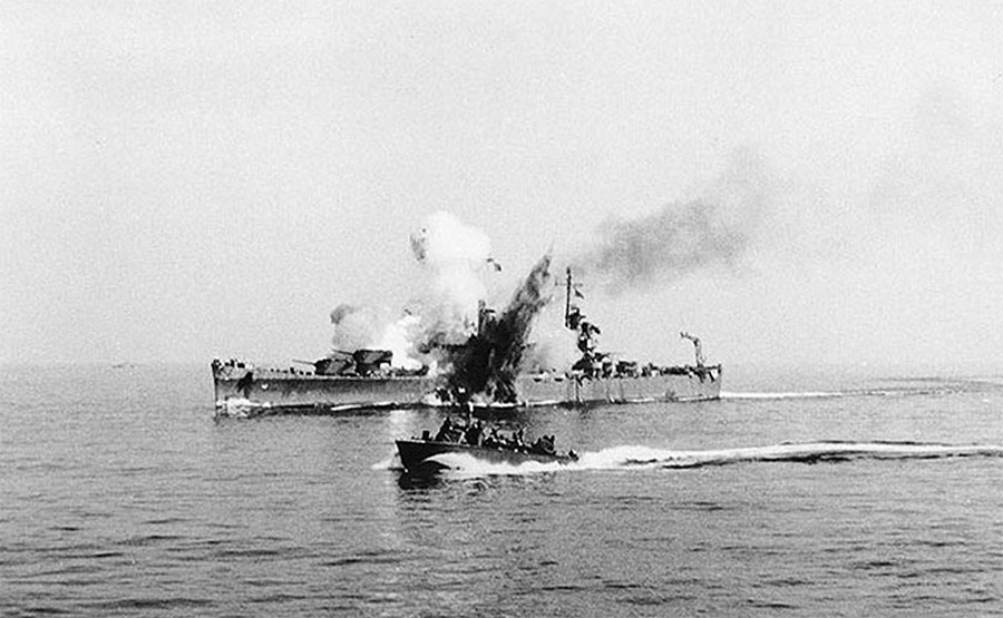 11 сентября 1943 г. - легкий крейсер «Саванна» был поражен управляемой бомбой FX-1400. Из его экипажа погибло 197 моряков 