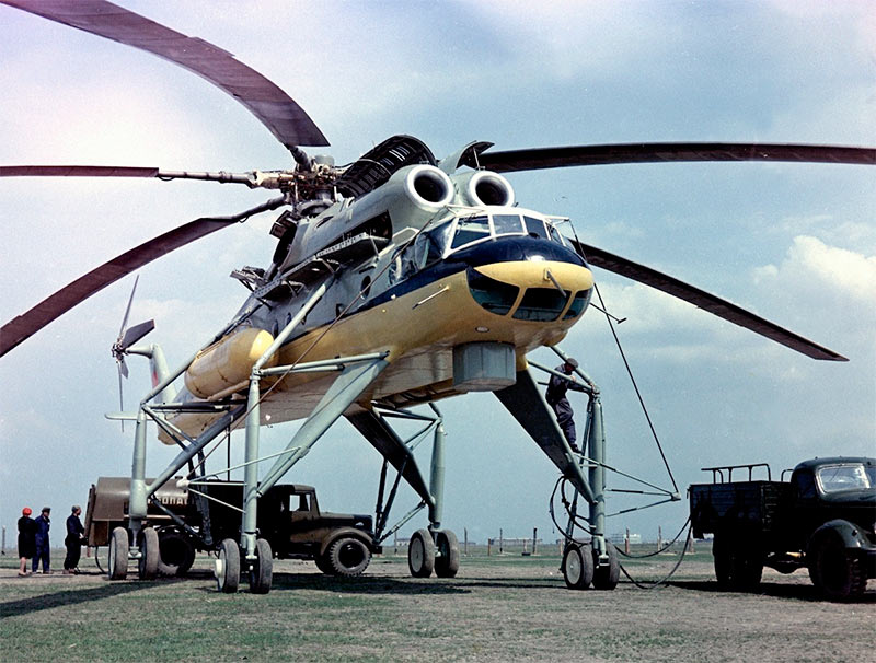 Транспортный вертолет Ми-10