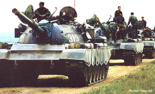 Танки Type 88/80 на марше