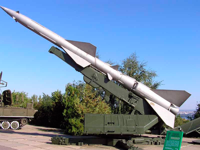 Ракета комплекса С-75 в боевом положении