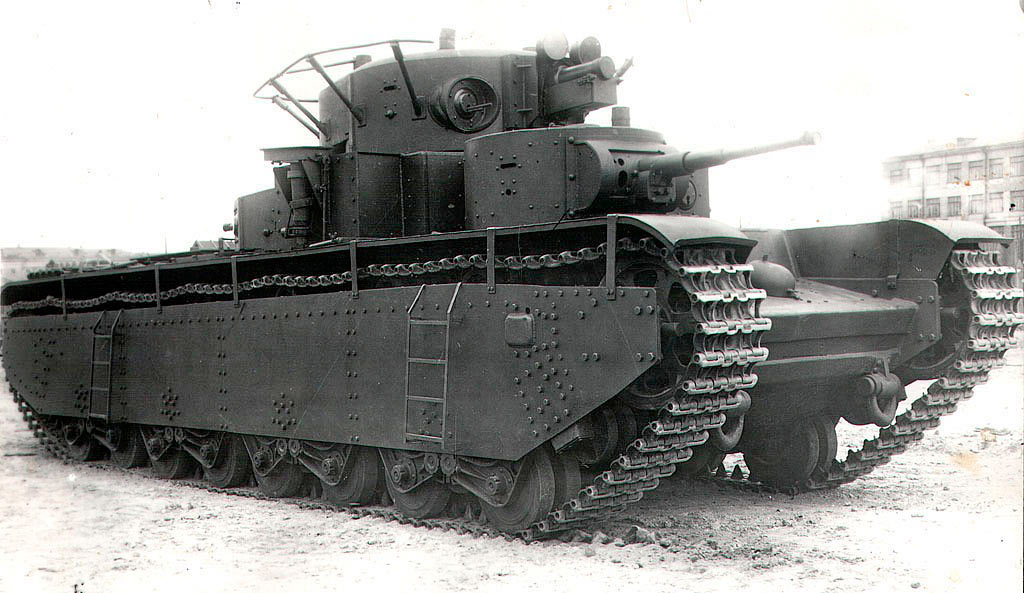 Танк Т-35 из состава учебного полка ВАММ имени Сталина. 1940 г.