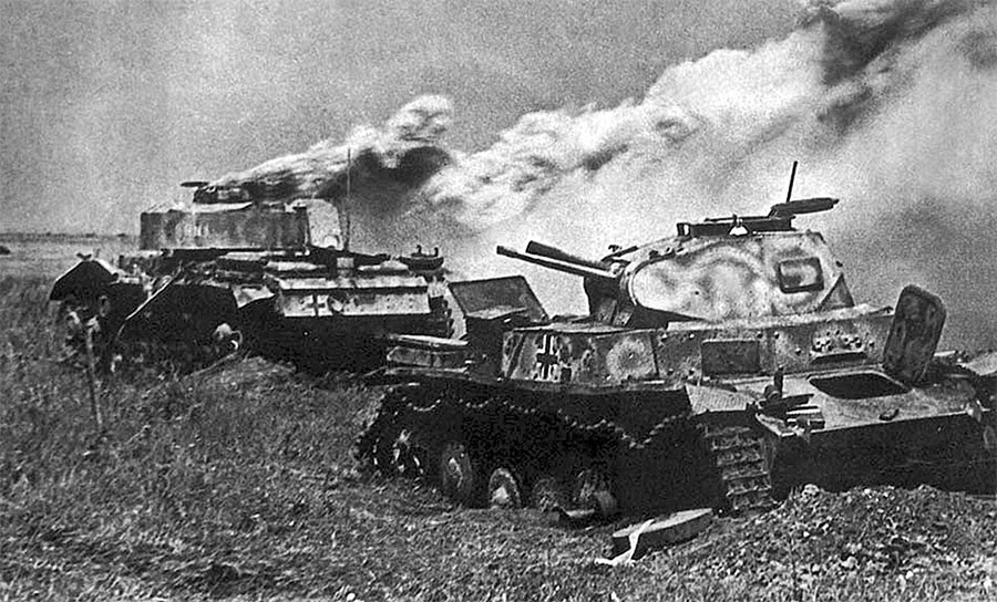 Горящие немецкие танки: Pz II и Pz III