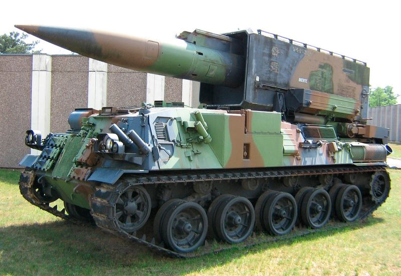 Самоходная пусковая установка тактических ракет АМХ-ЗОР (Pluton)