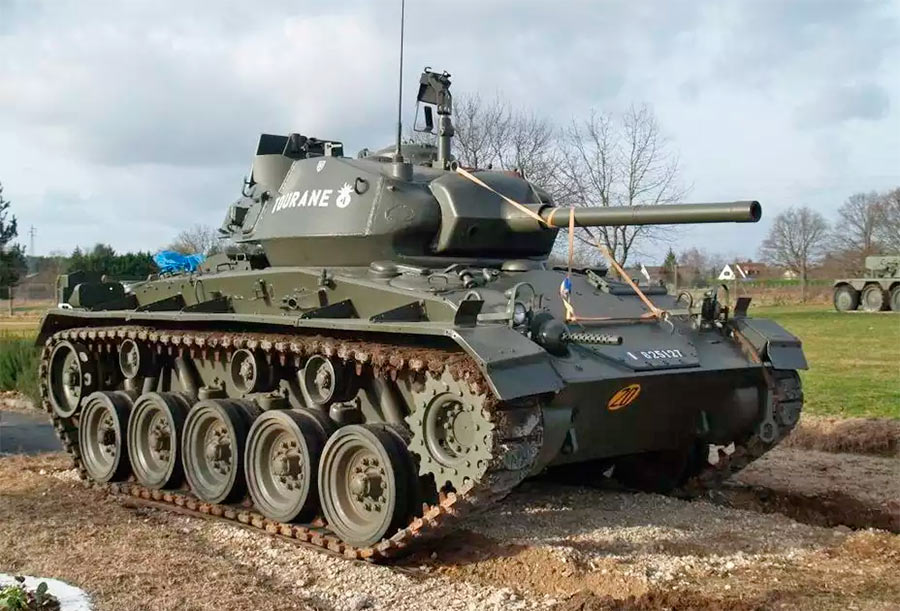 Американский легкий танк М24 «Чаффи». Как можно его спутать с немецкой «пантерой»?