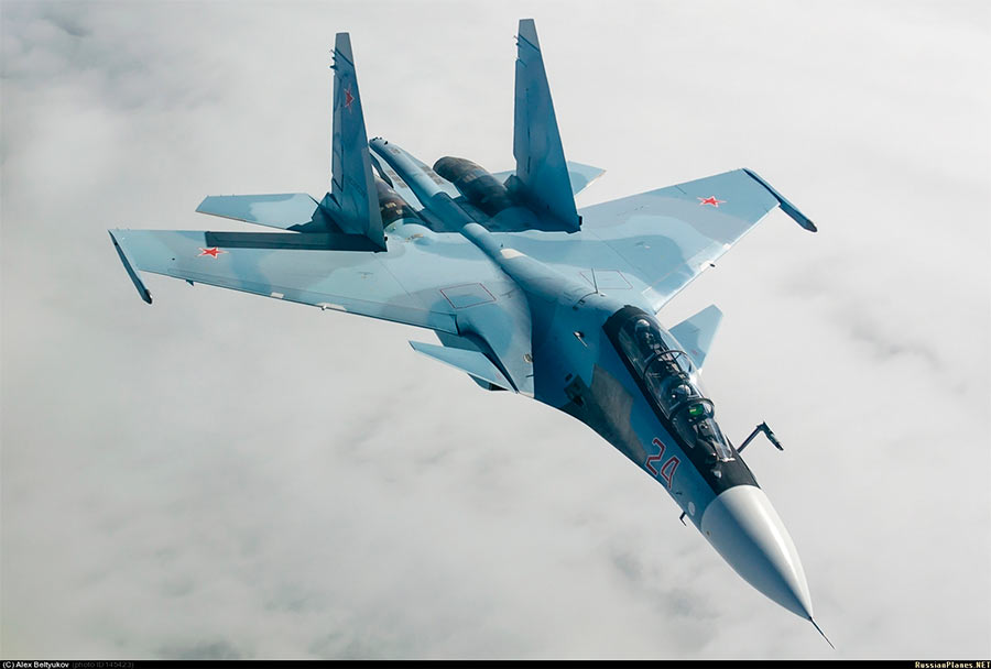 Истребитель-бомбардировщик Су-30