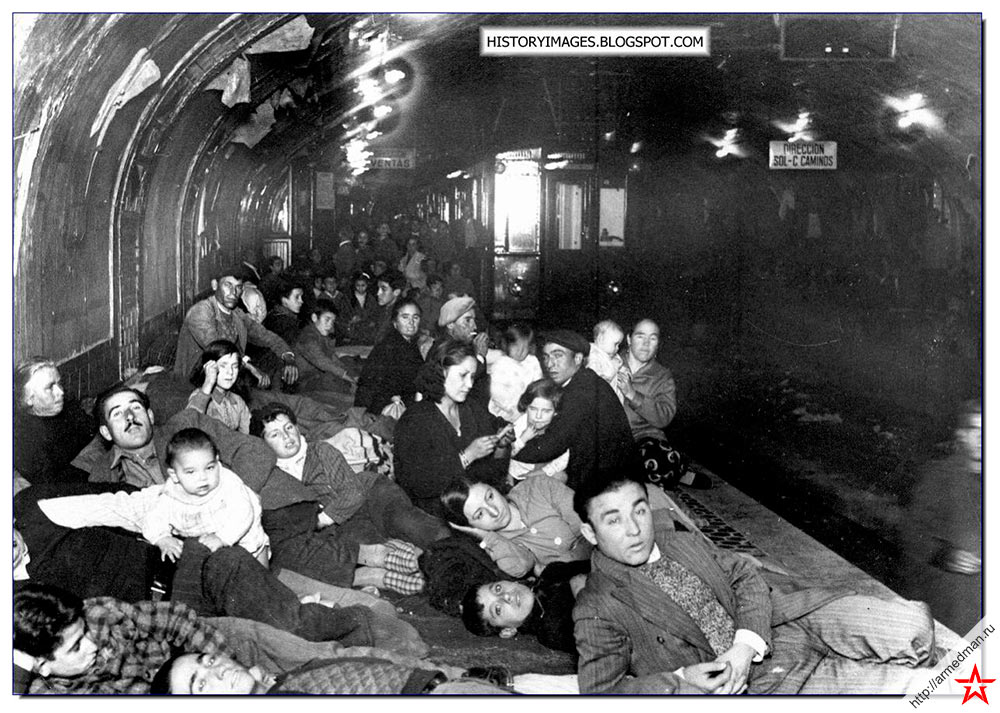 В мадридском метро, на время войны ставшем бомбоубежищем, нашли укрытие десятки семей