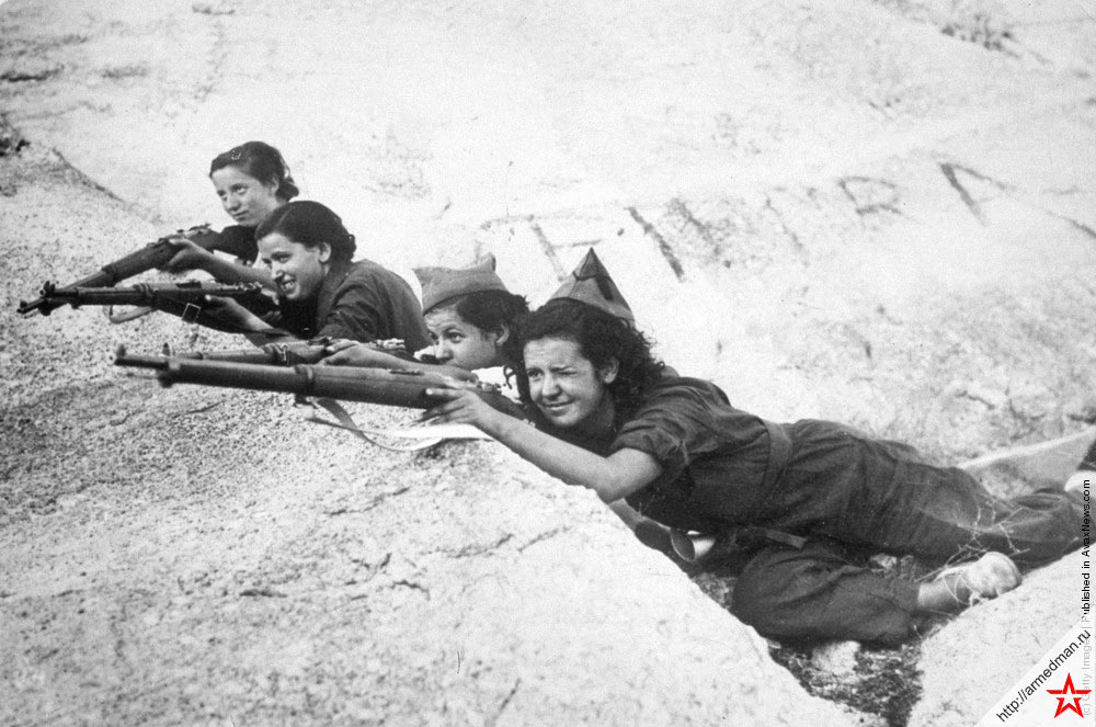 Девушки-снайперы армии республиканцев по время испанской гражданской войны