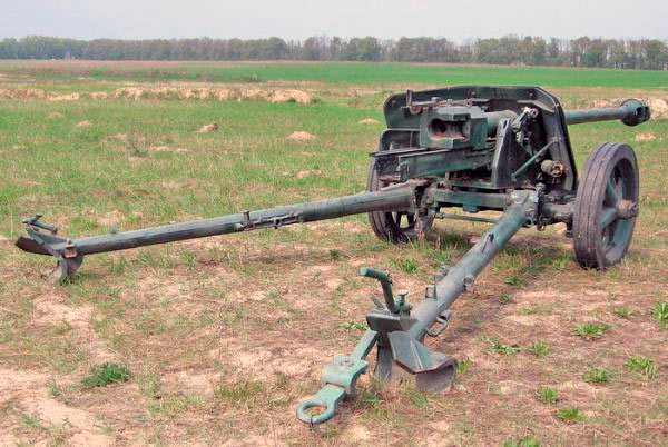 75-мм противотанковая пушка PaK-40 обр. 1939 г., вид сзади