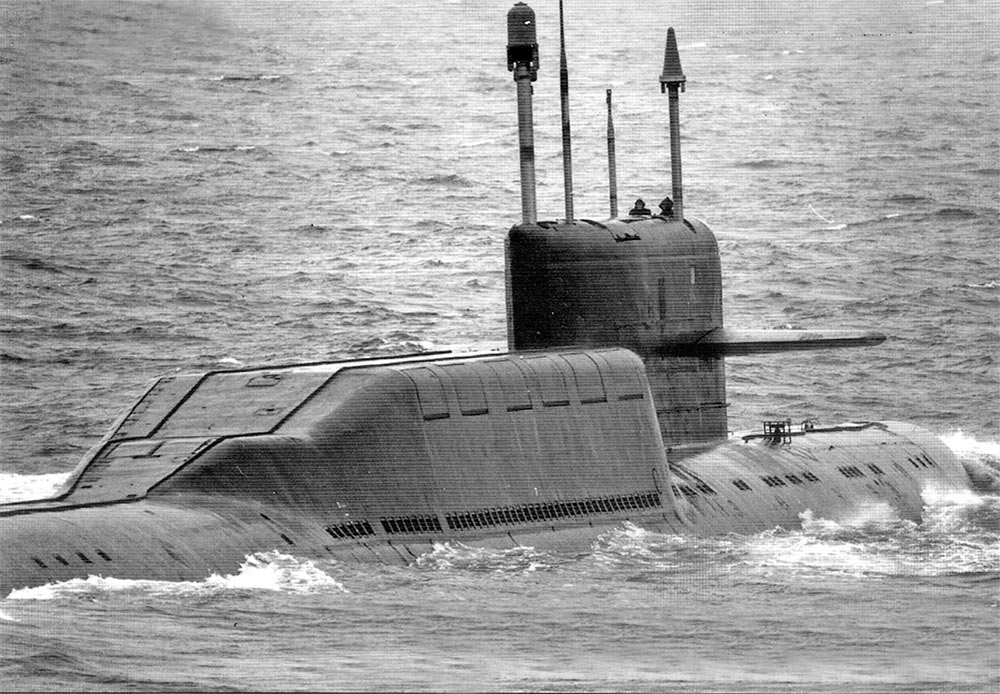 Подводный атомный ракетный крейсер Проекта 667Б «Мурена», вид сзади.