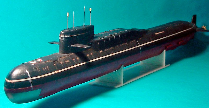 Модель подводного атомного ракетного крейсера Проекта 667Б «Мурена». Хорошо различим общий вид подводного ракетного крейсера.