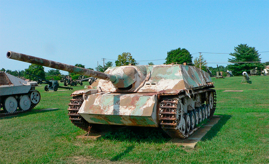 Истребитель танков Jagdpanzer IV, вид спереди