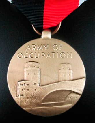 Армейская медаль "За службу в оккупационной зоне" (Army of Occupation Medal)