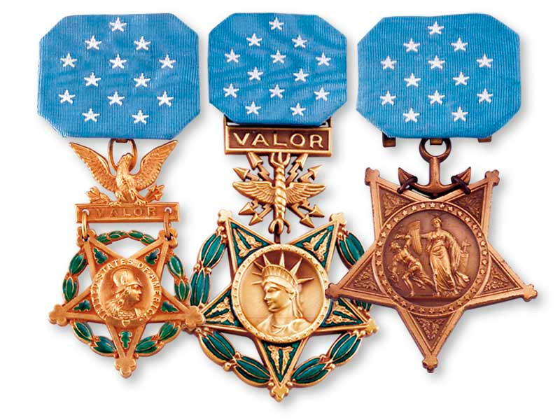 Американские Медали Почета (Medal of Honor). Слева направо: Армия, ВВС, ВМФ 