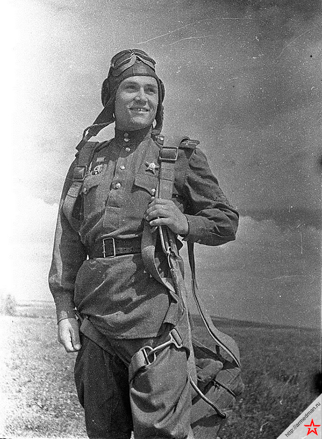 Заместитель командира эскадрильи гвардии лейтенант Борис Ляпунов, 18 ГвИАП. Сбил 7 немецких самолетов лично и 8 в группе. Погиб в воздушном бою (04.09.43 г.)