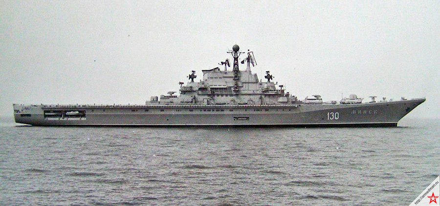 ТАКР «Минск» - в отличие от последующих «Кречетов» проекта 1143, и Минск и Киев были весьма странными кораблями.