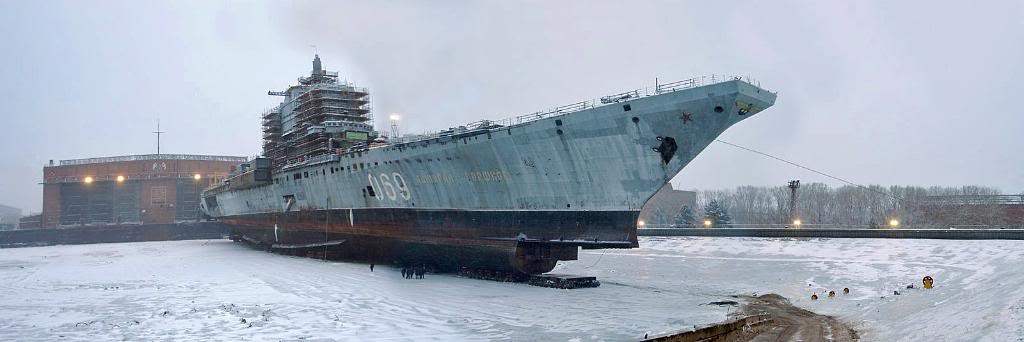 ТАКР «Адмирал Горшков» с демонтированным обтекателем РЛС в носовой части