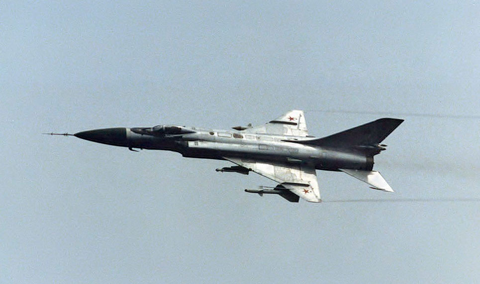 Советский истребитель-перехватчик Су-15