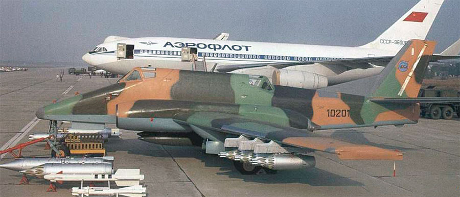 Штурмовик Ил-102 даже чем-то напоминает своего знаменитого предка Ил-2. Впрочем, что-то общее есть у него и с Су-25.