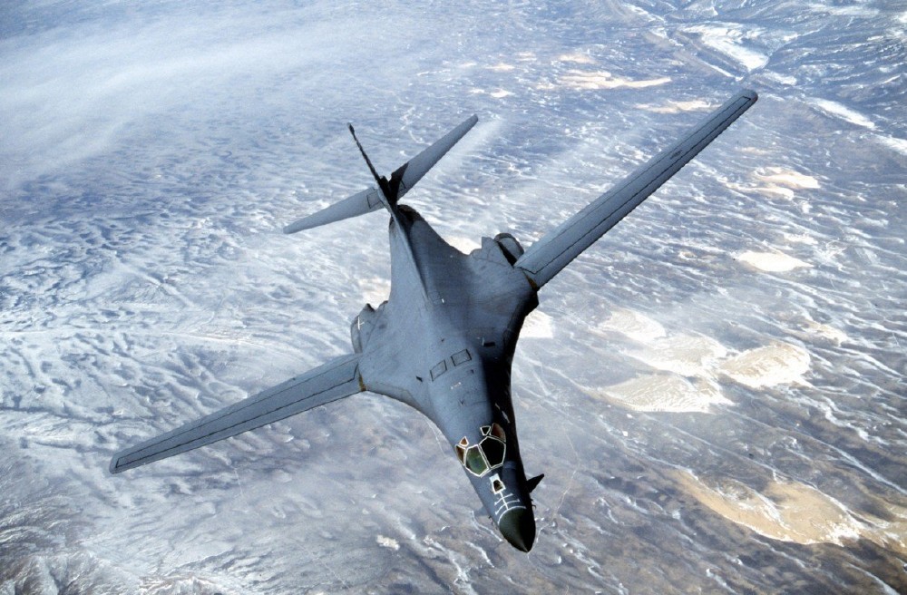 американский стратегический бомбардировщик B-1 «Lancer»