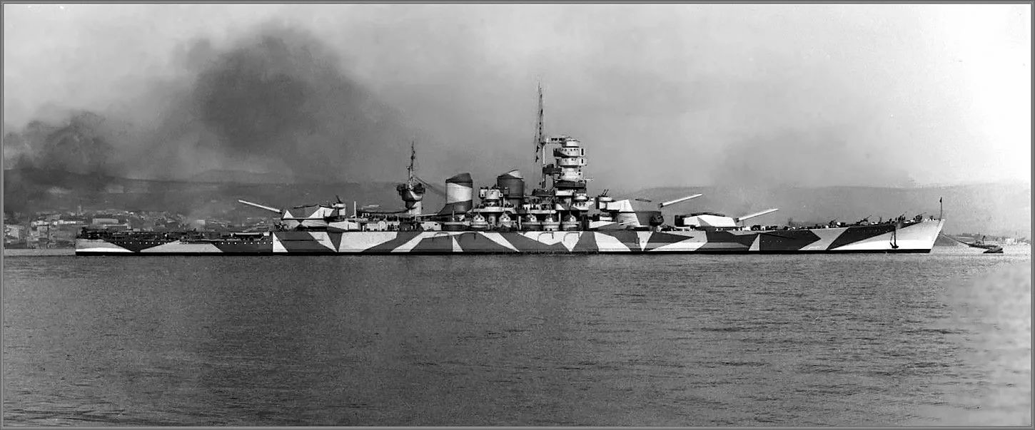 Итальянский флот даже в 1943 году все ещё был достаточно силен (на фото линкор «Рома»).