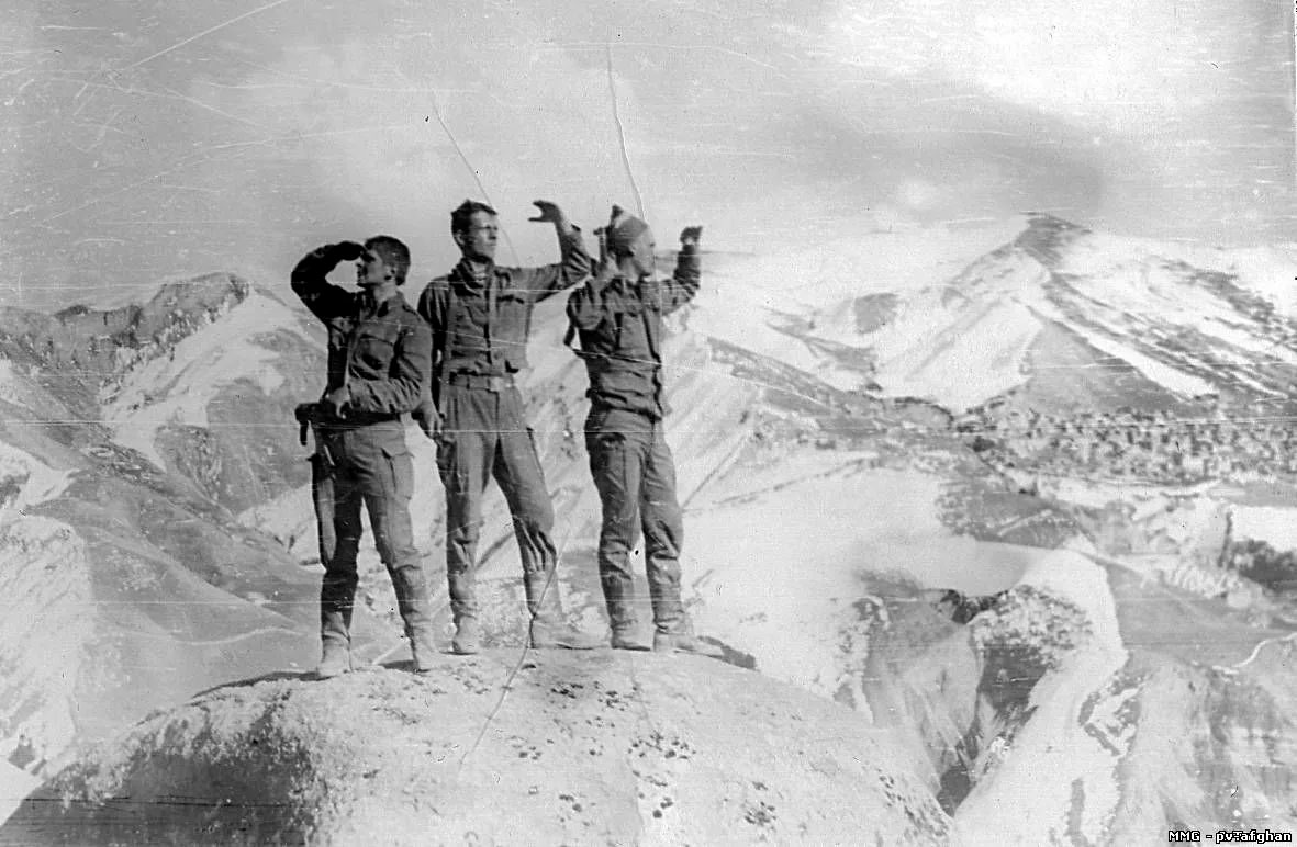 Советские пограничники в горах Афганистана