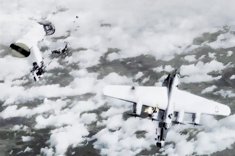 B-24 Либерейтор после попадания ракеты с мессершмитта 