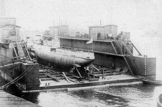 Подводная лодка «Минога» в сухом доке 