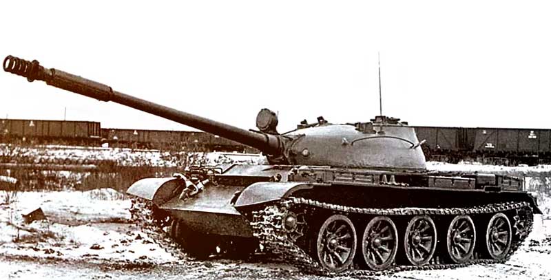 «Объект-165» с 100-мм пушкой Д-54, последней нарезной танковой пушкой СССР