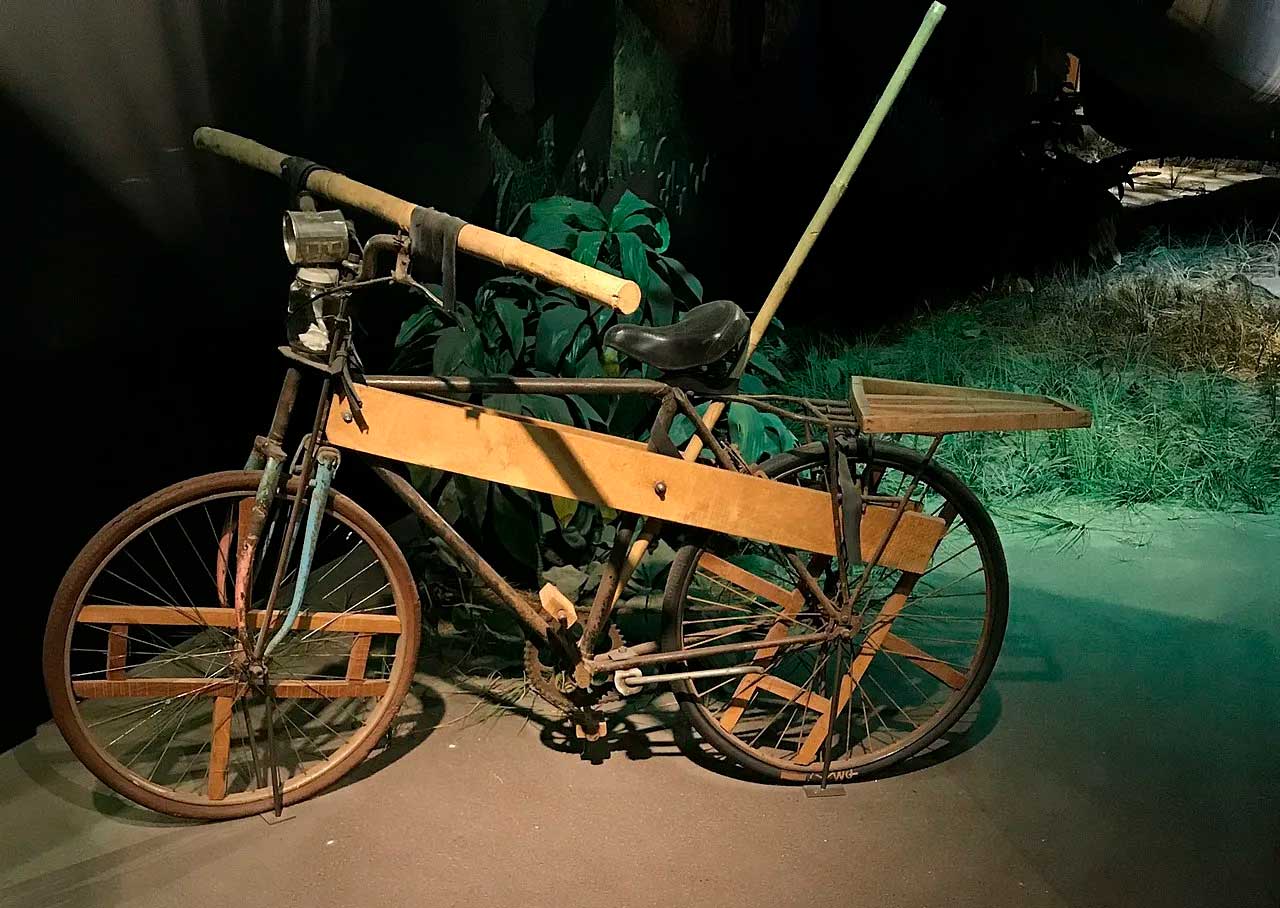 бамбук и палки - и получаем грузоподъемность велосипеда как у среднего слона